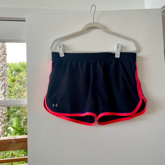 Under Armour Heat Gear Semi-Fitted Athletic Shorts, Black‎ with Neon Pink, L - Picture 1 of 3